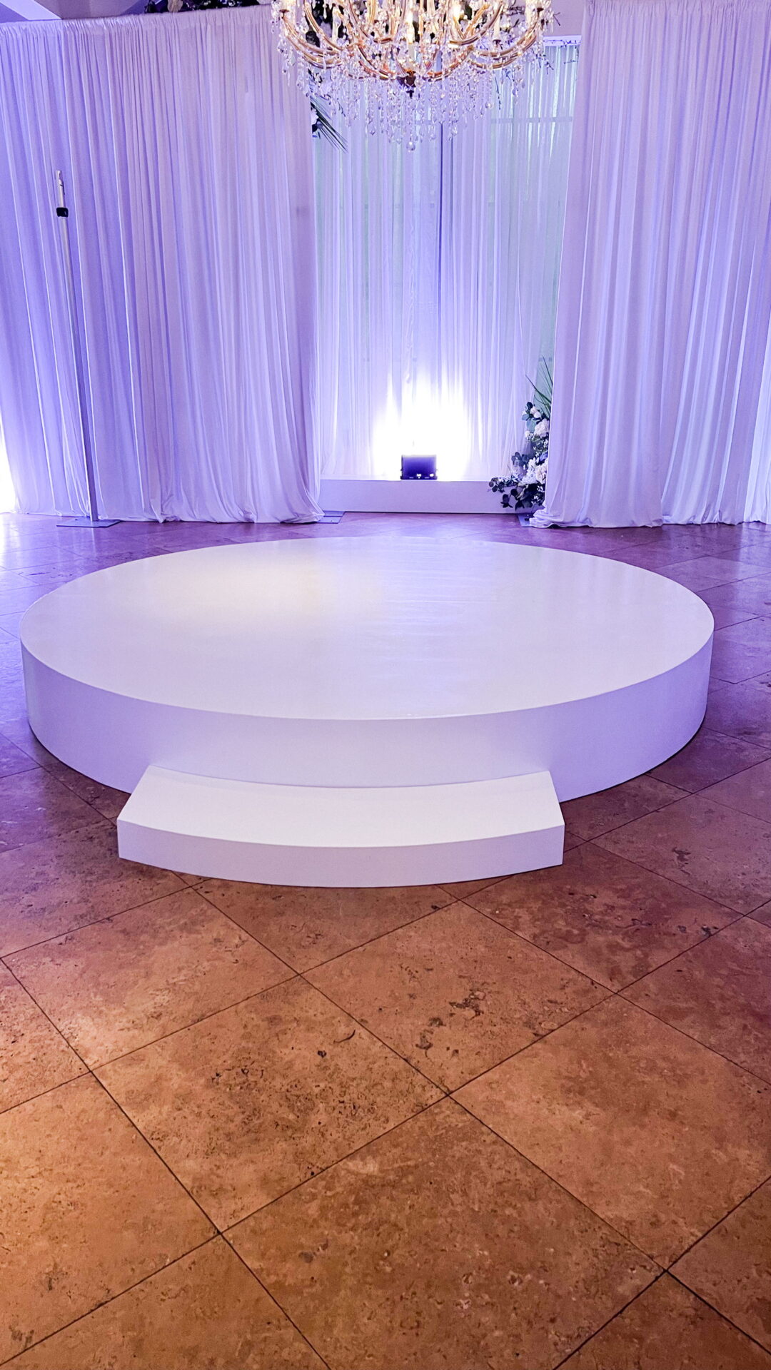 round stage for rent